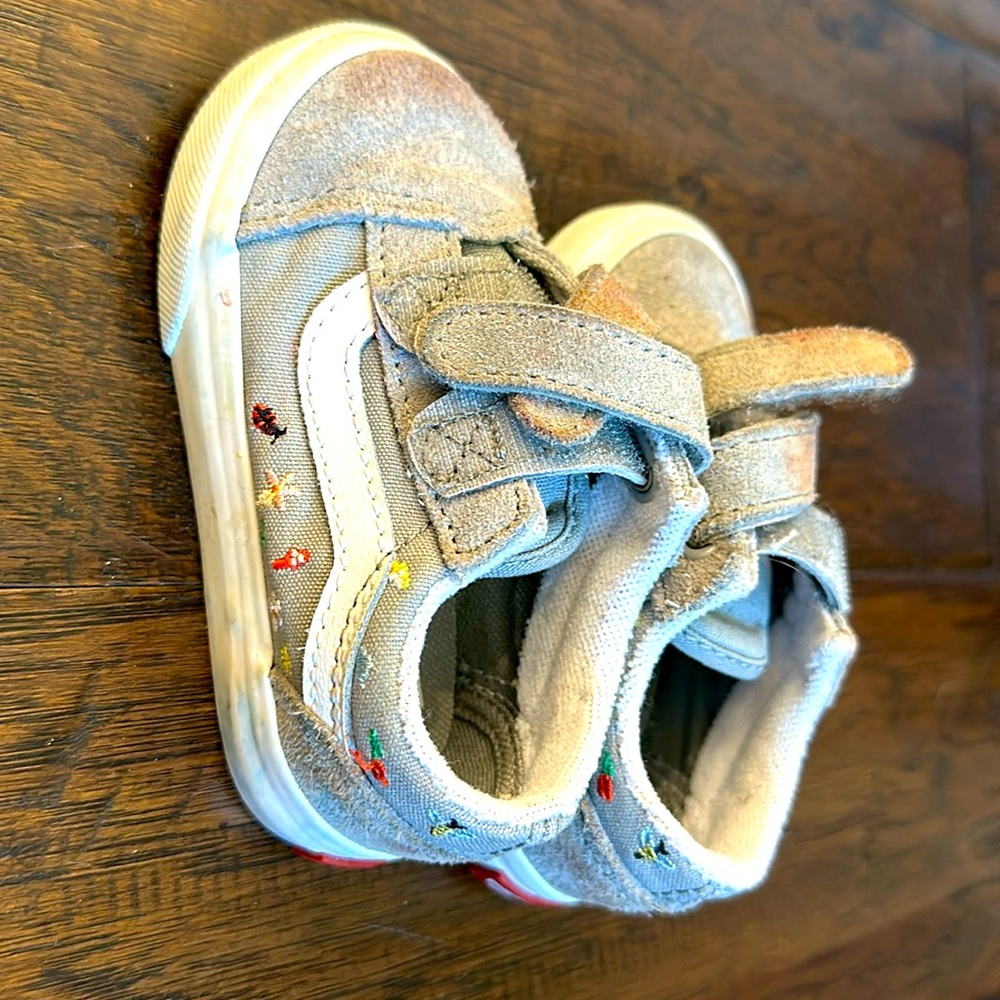 KIDS VANS GRAY SNEAKERS SIZE 5
